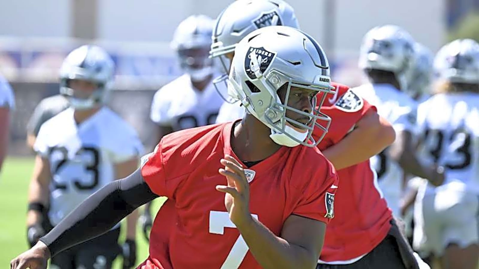 Anonymous NFL Exec Sounds Off on Raiders, Geno Smith
