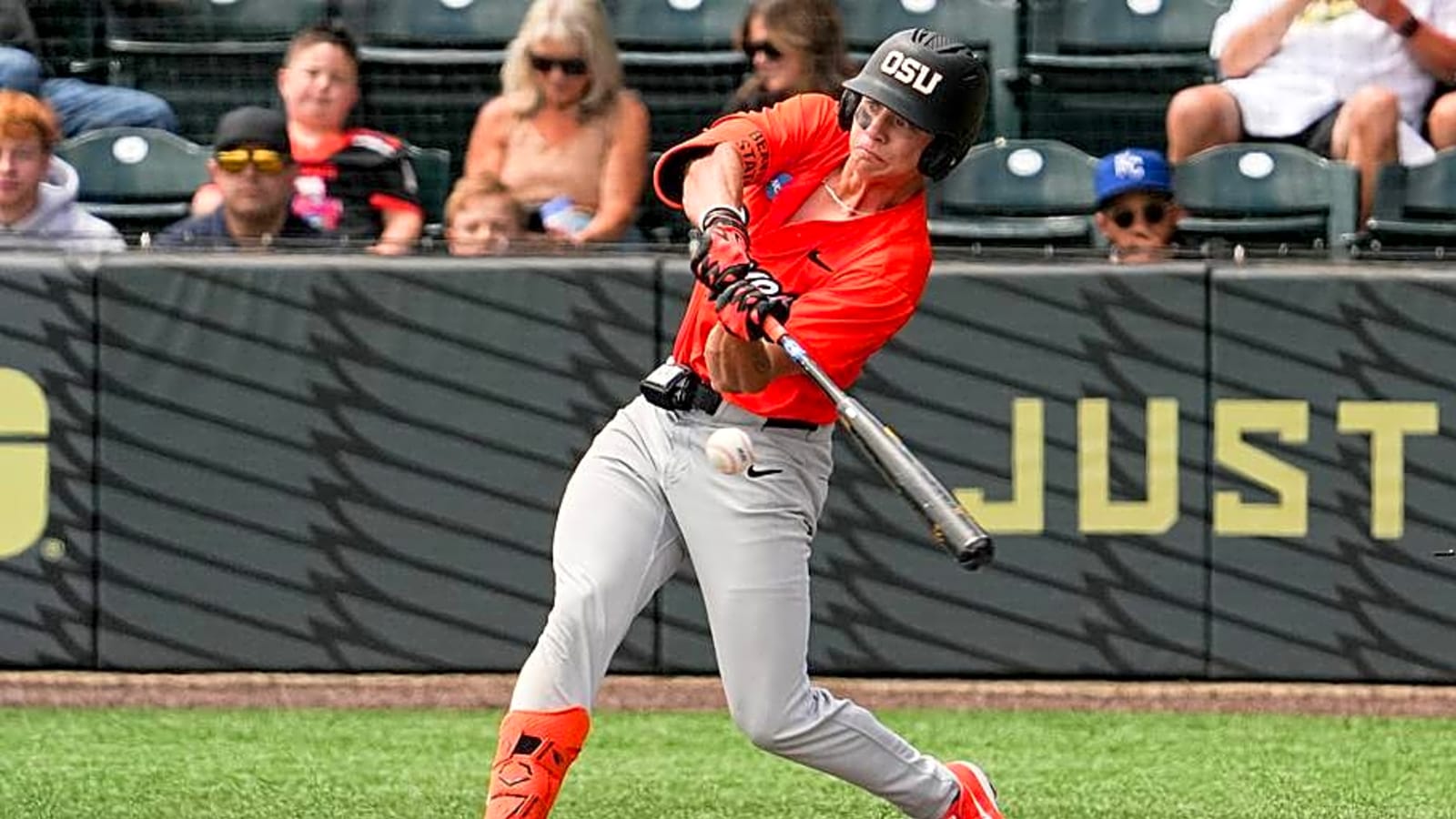 Oregon State Outfielder Easton Talt Signs with Yankees