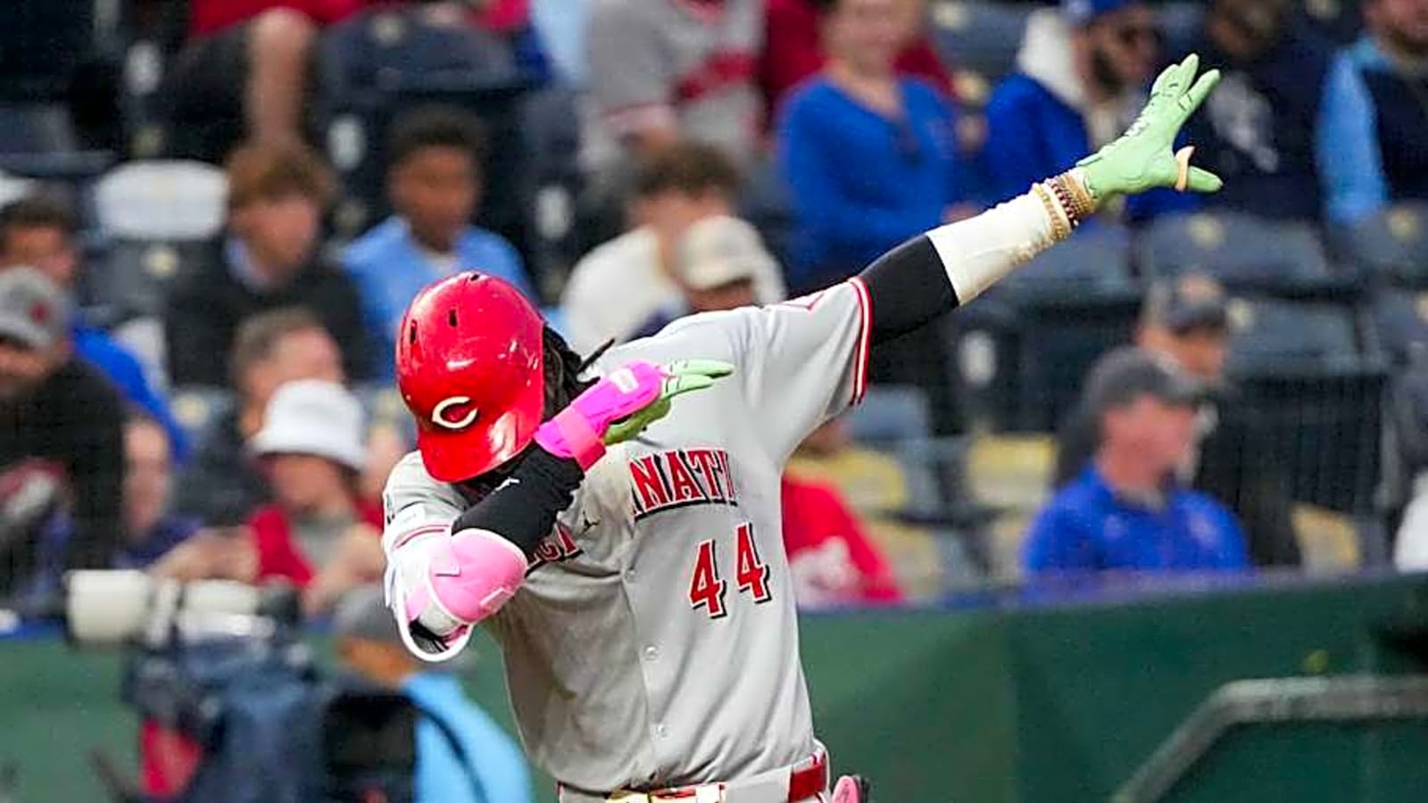 Cincinnati Reds Back Elly De La Cruz After Sister's Death: 'He's Our Guy'