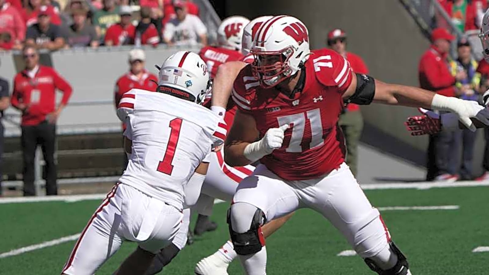 Wisconsin Badgers stud is snubbed from PFF&#39;s Top 10 list for NFL Draft