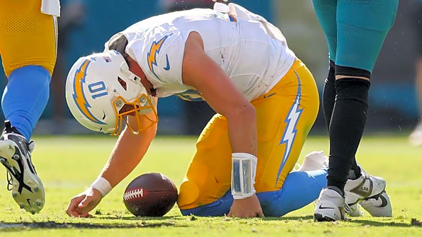Justin Herbert's injury scare highlights Chargers' baffling incompetence