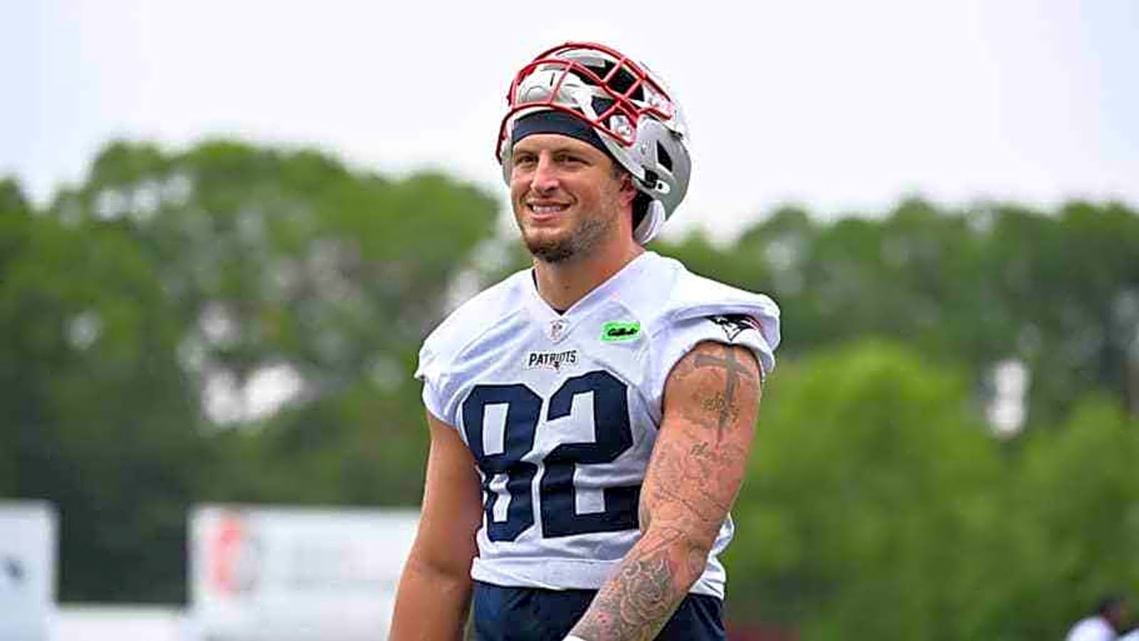 Patriots Sign Rookie TE to Active Roster