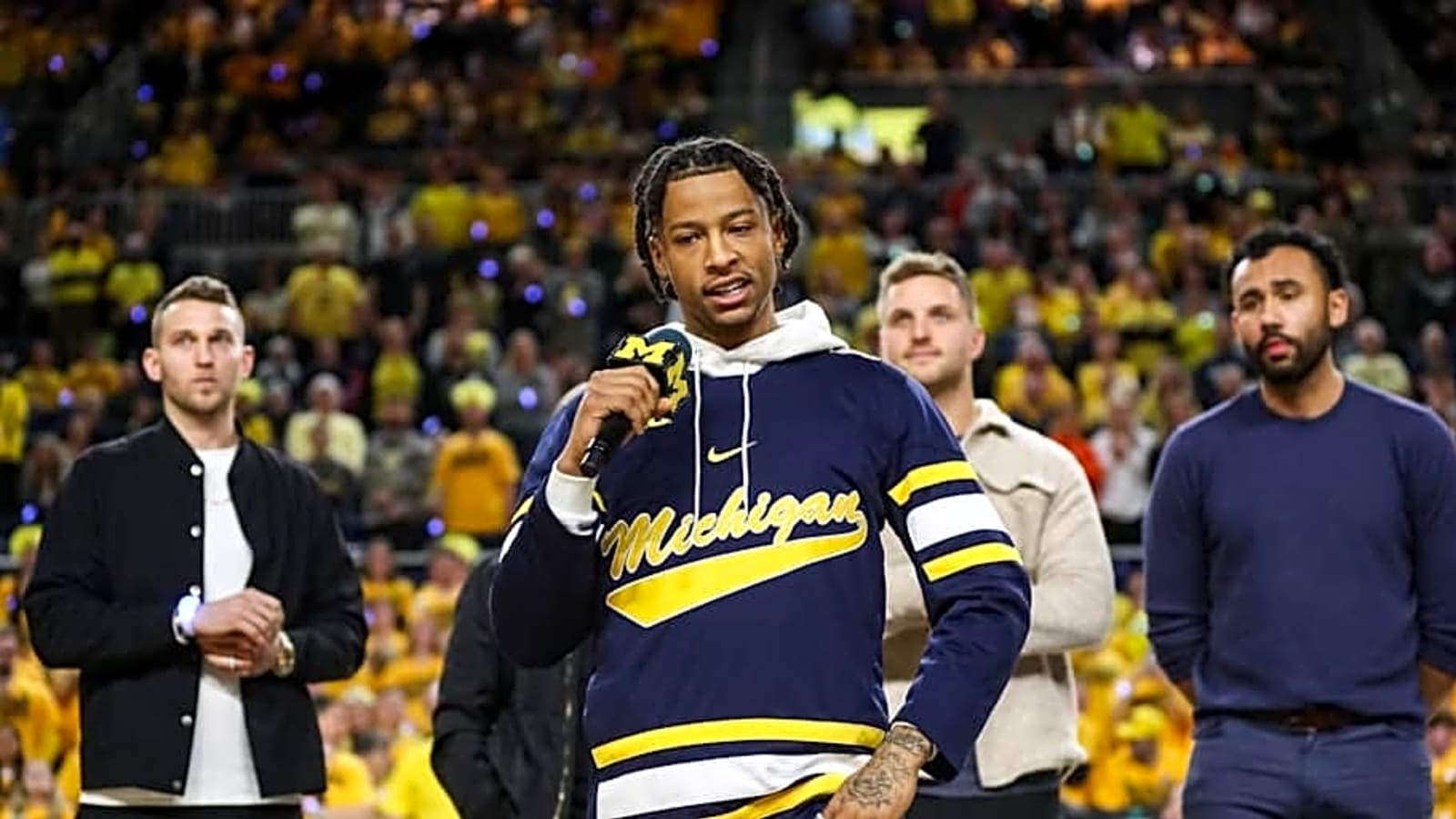 Michigan basketball legend says 'Jersey hanging is looming'