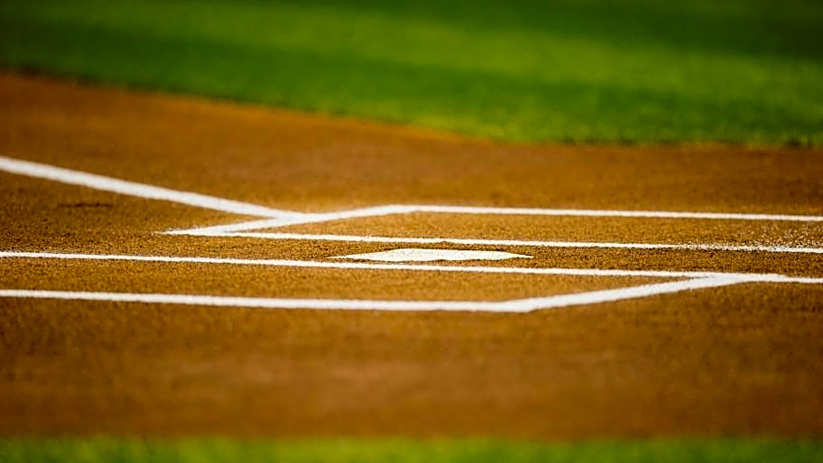 Arizona Diamondbacks&#39; Triple-A Affiliate Goes Viral after Unbelievable Walk-Off Play