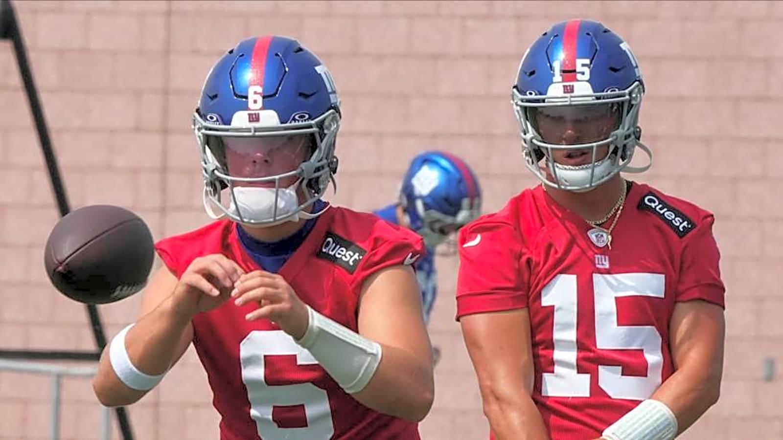 Who Will Finish Giants&#39; Season as QB1?