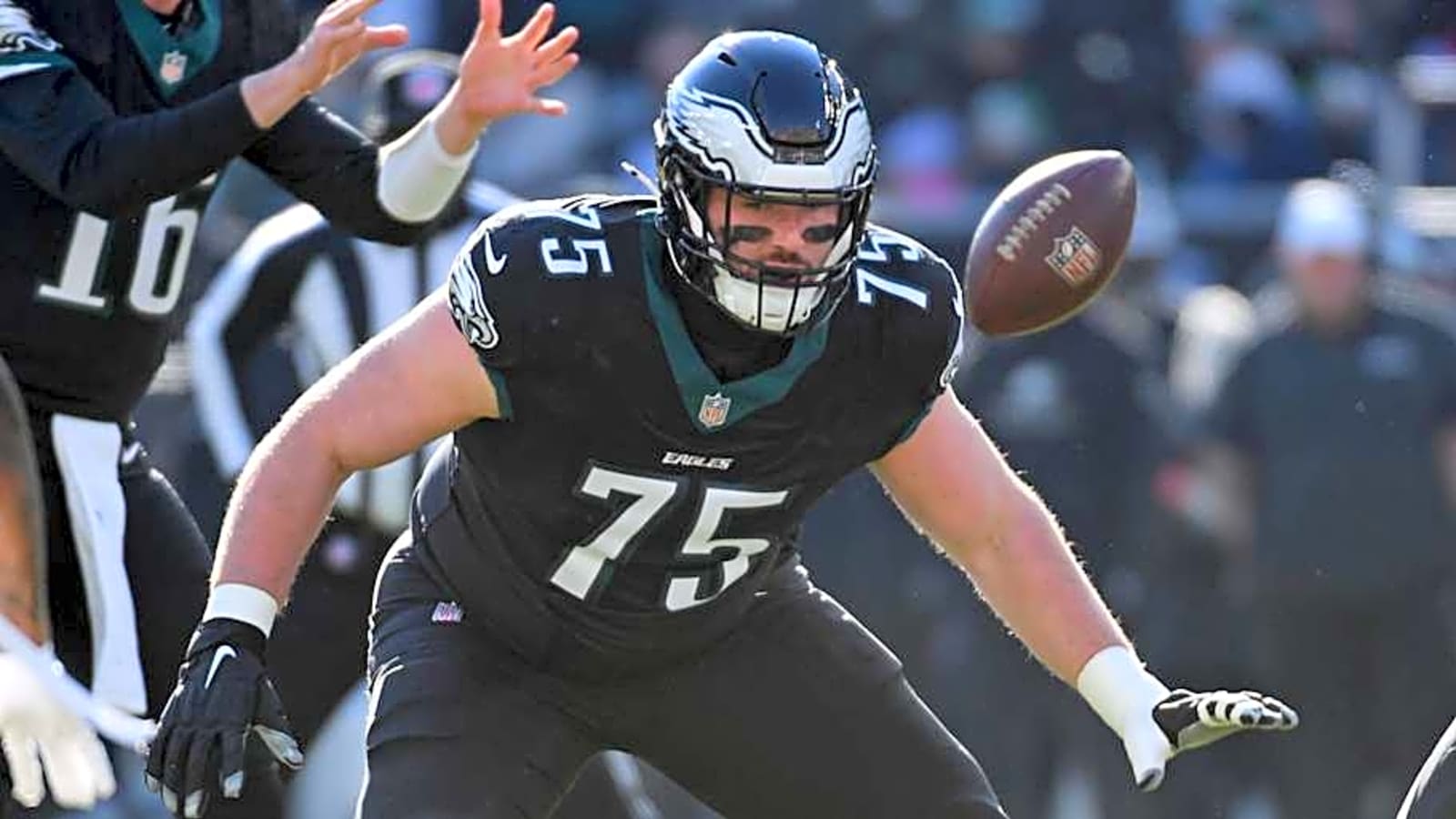 Steelers Sign Former Eagles Versatile OL
