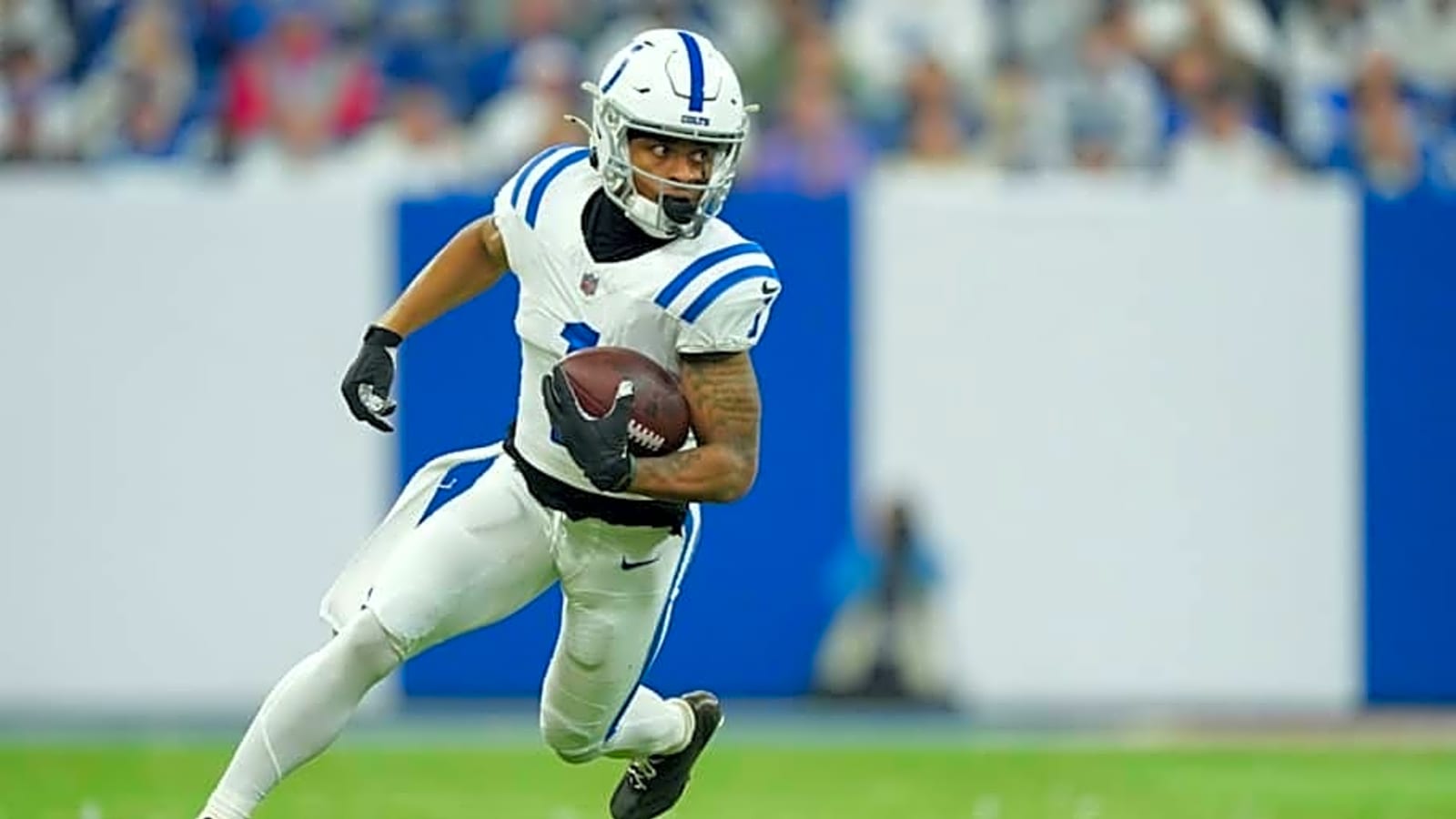 Colts WR Reacts to Controversial QB Competition