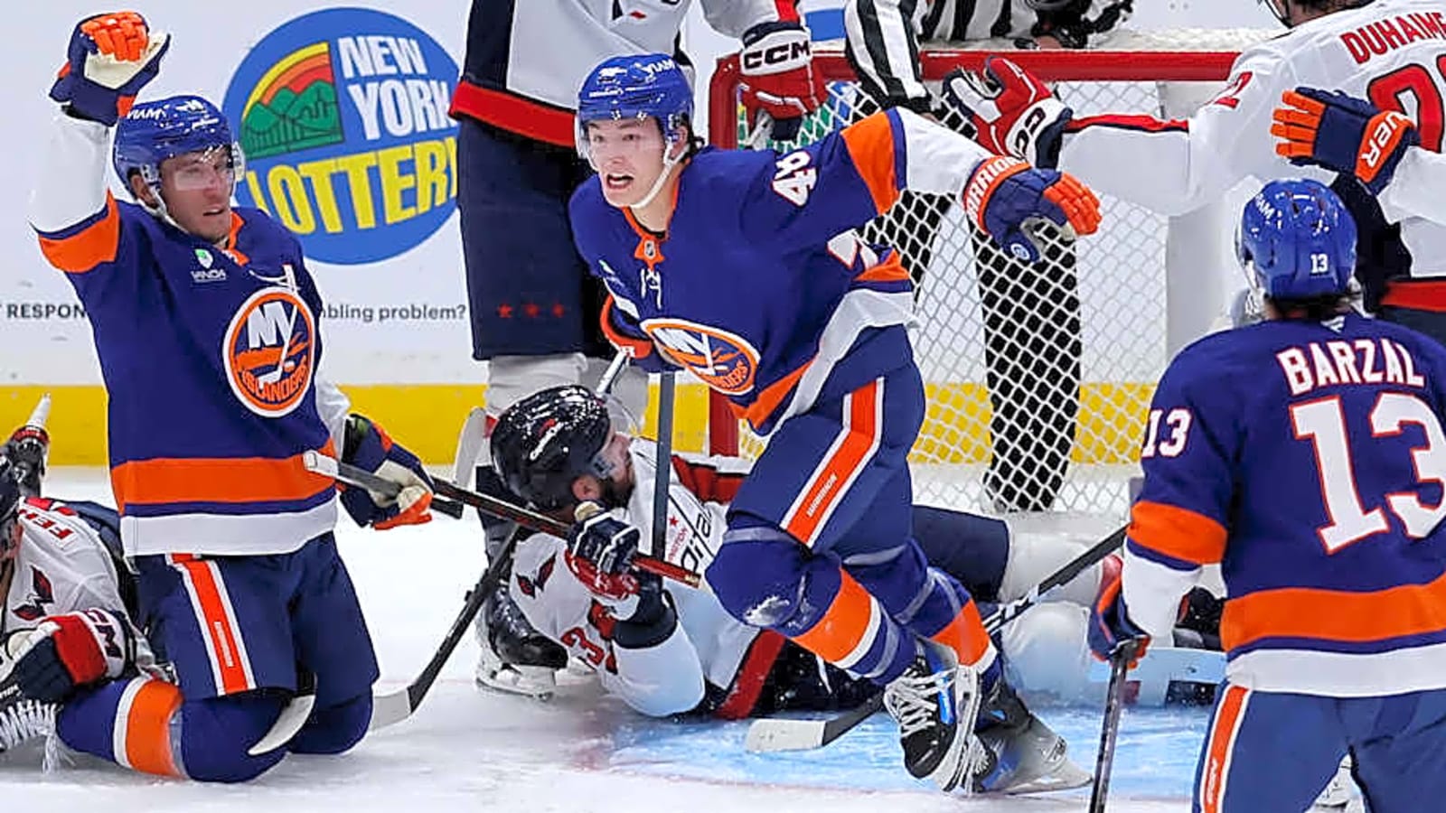 Islanders Star Credits Mom for Assist in First NHL Goal