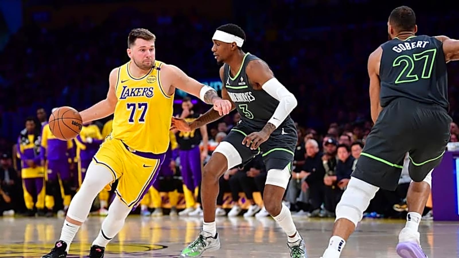 Former Lakers Big Man Compares Luka Doncic to LA Hall of Famer