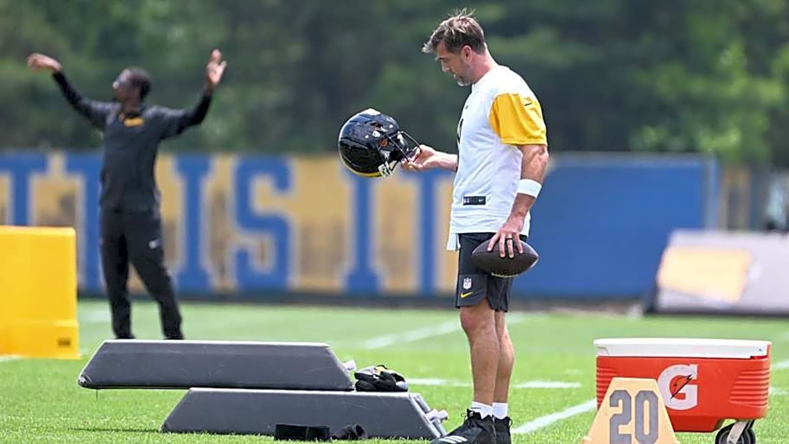 Jets’ Superstar Ready To Battle Aaron Rodgers, Steelers