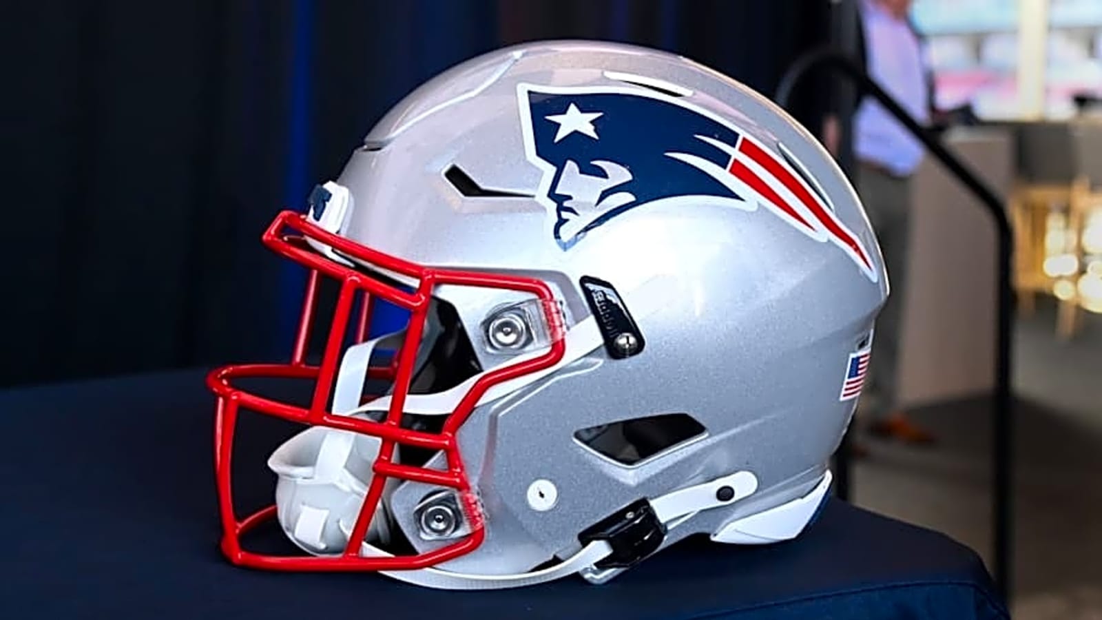 Eagles Star Reveals Pitch For Patriots RB