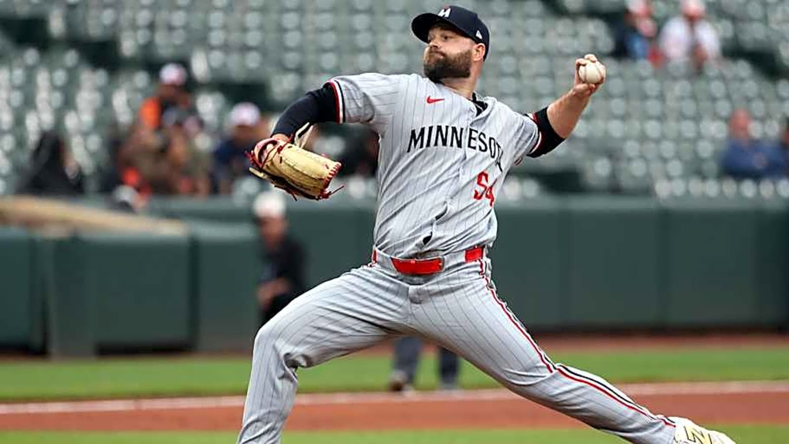 Twins reinstate dominant reliever after three weeks on IL