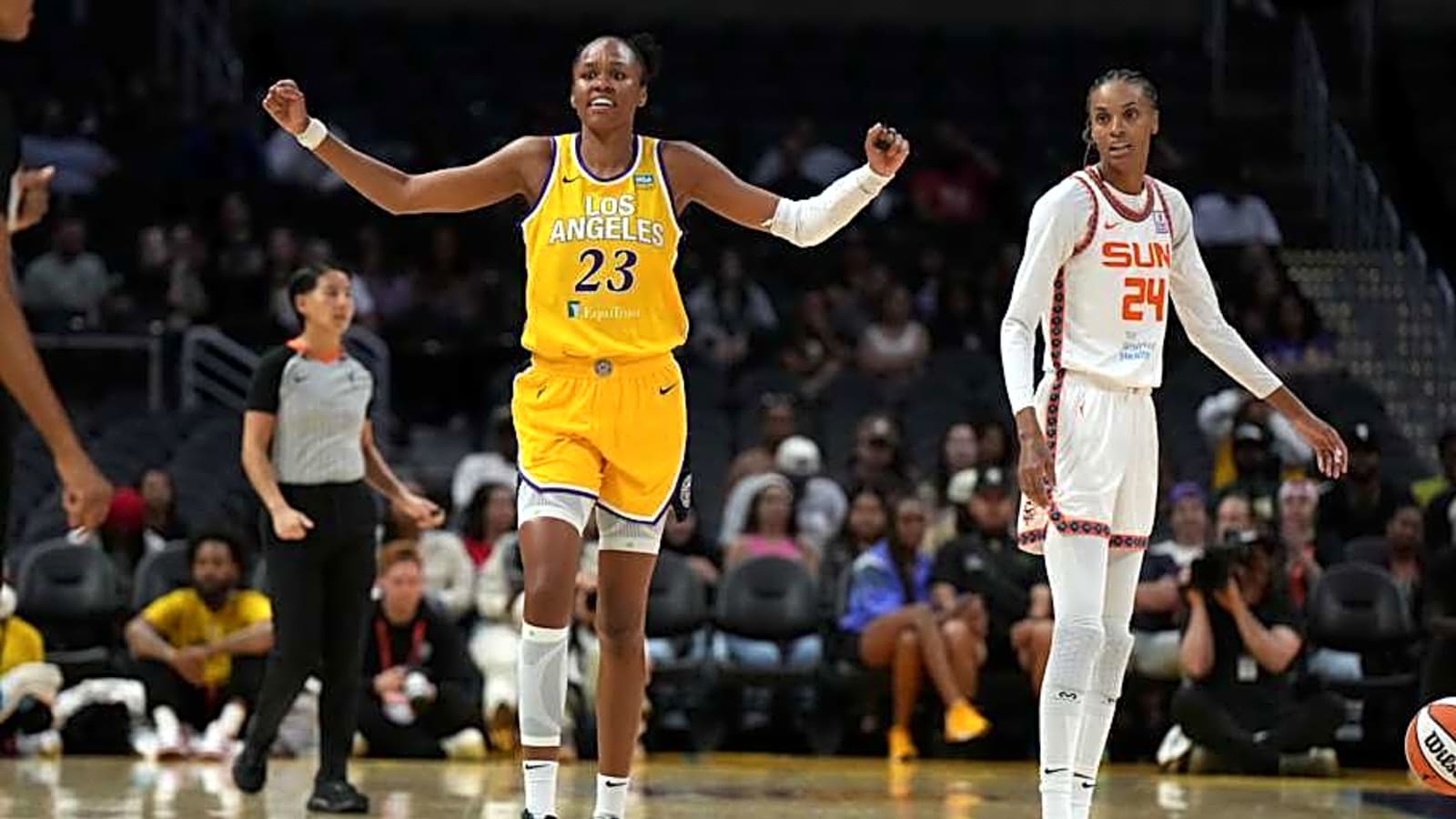 Sparks Notes: Candace Parker on Geno Auriemma Drama, LA Hovers as Outside Contender in DeWanna Bonner Sweepstakes