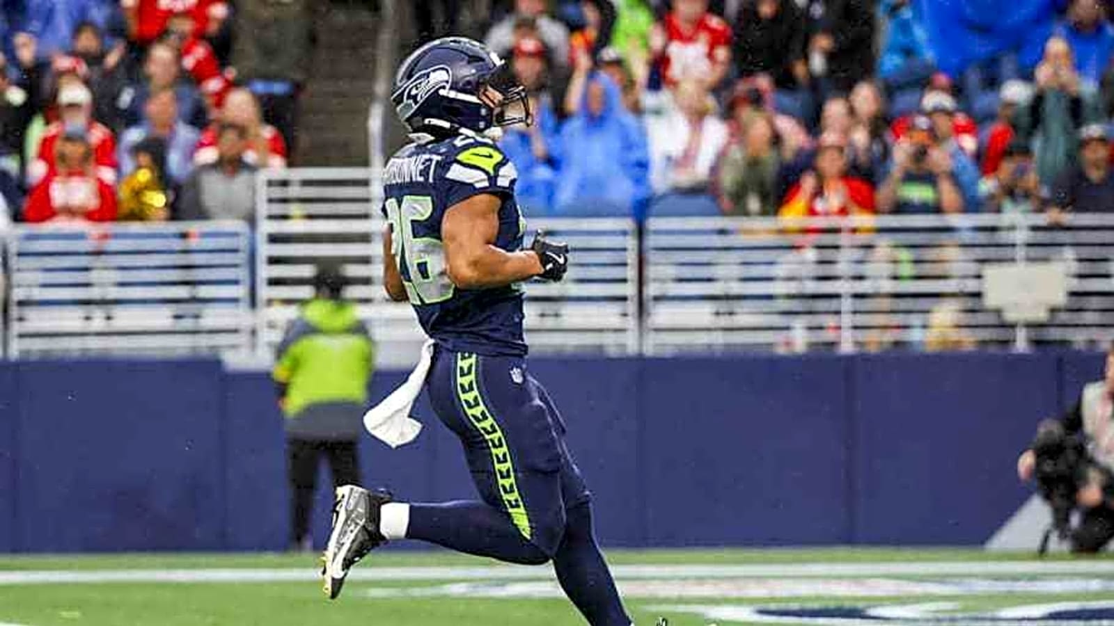 Zach Charbonnet looks like Seahawks&#39; new lead rusher over Kenneth Walker III