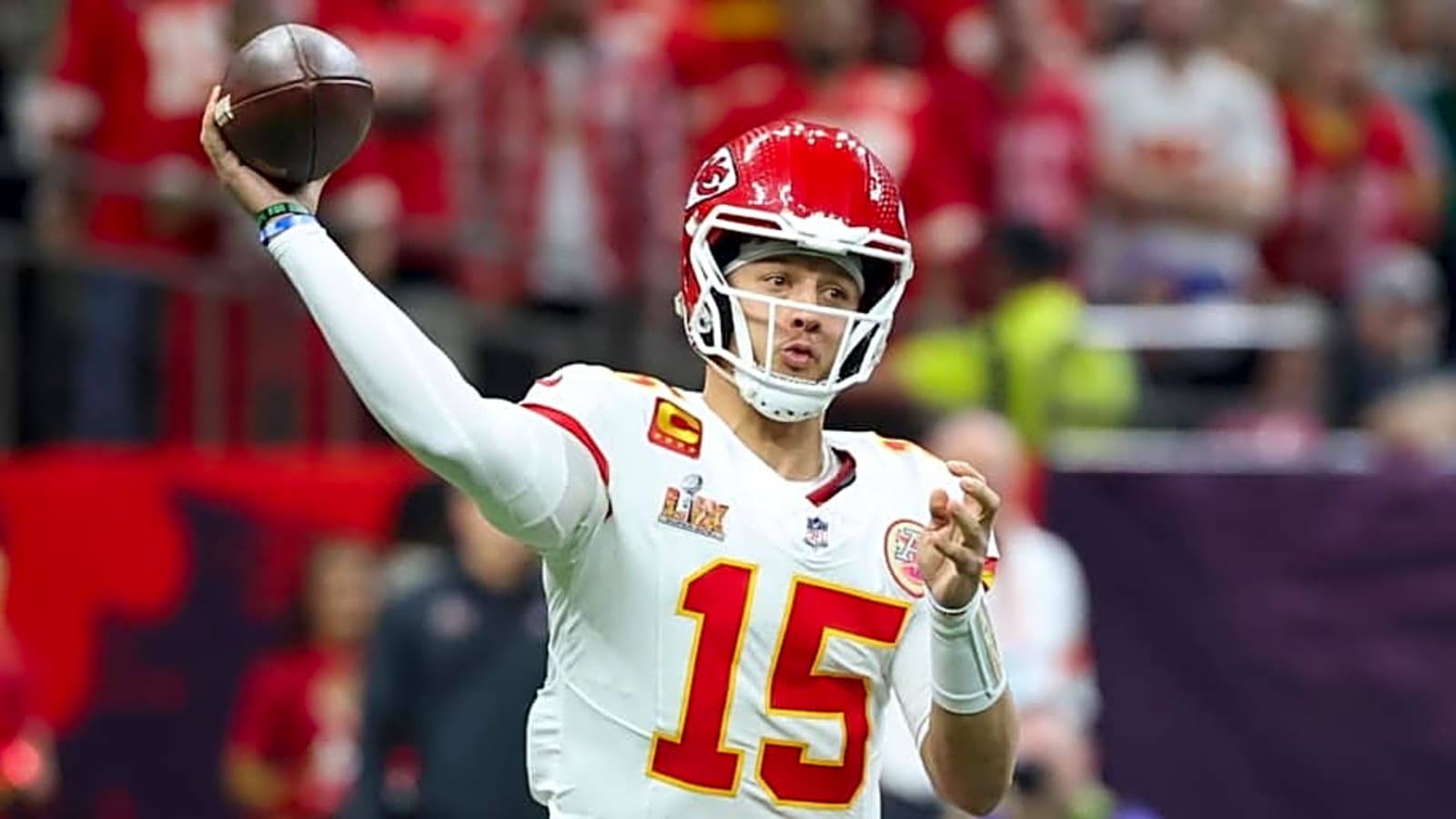  Chiefs&#39; Mahomes Places His Stamp of Approval