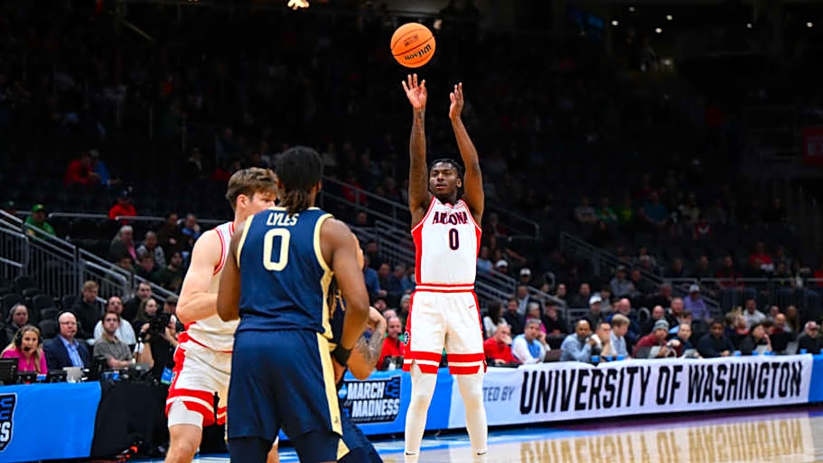 Arizona&#39;s Jaden Bradley Looking to Find More Consistency