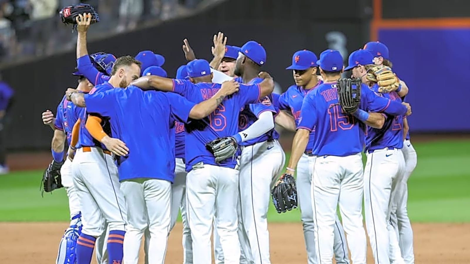 New York Mets hold players meeting postgame in Pittsburgh