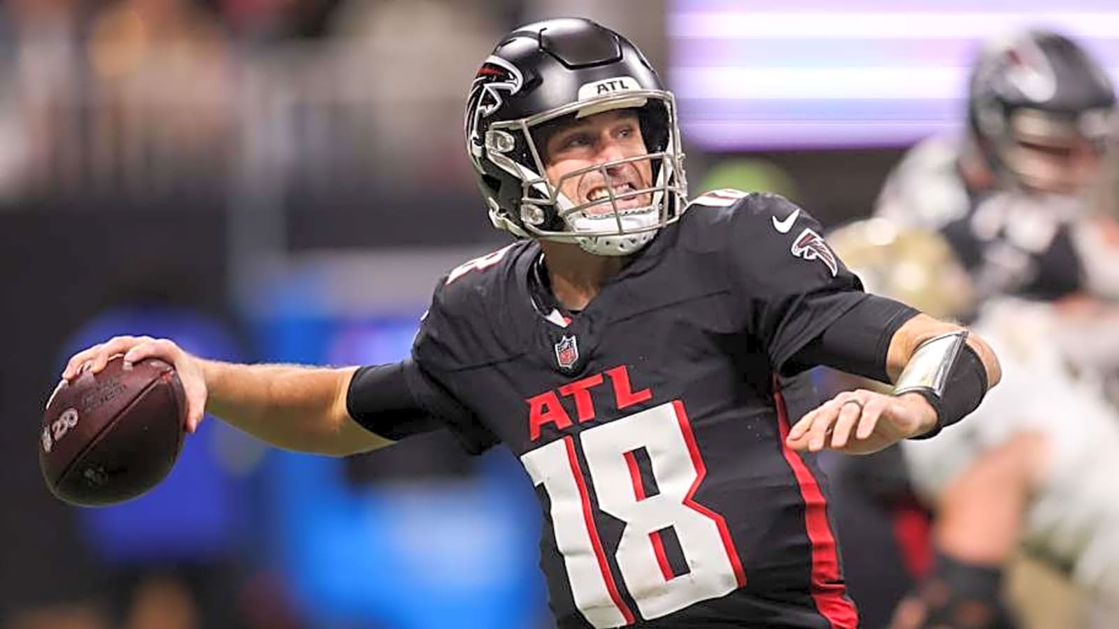 NFL Analyst Calls Steelers QB Option Better Than Aaron Rodgers