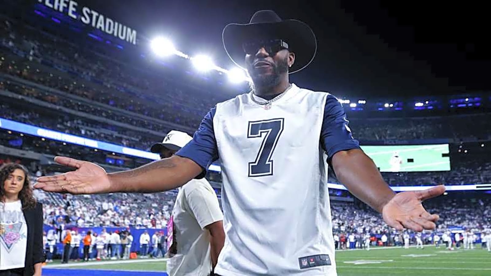 Cowboys legend predicts team will draft Arch Manning after Micah Parsons&#39; trade