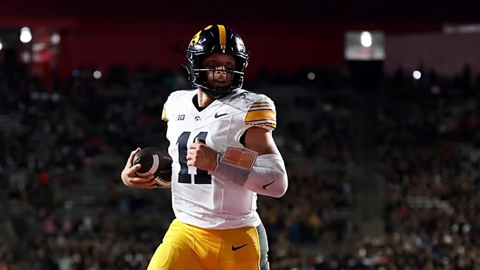 Iowa HC Provides QB Mark Gronowski Injury Update