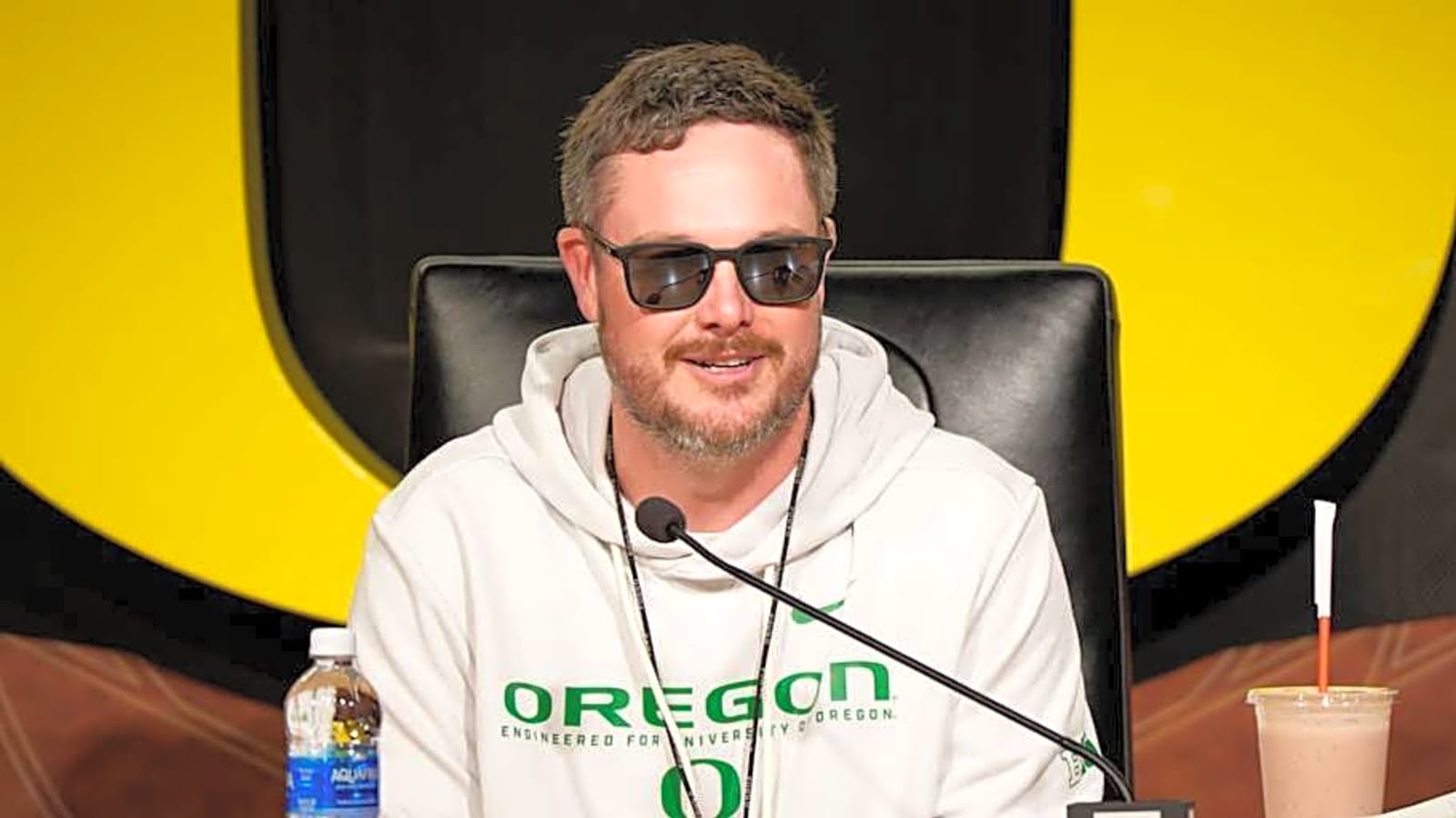 4-Star Quarterback Recruit Sets Visit To Oregon Ducks