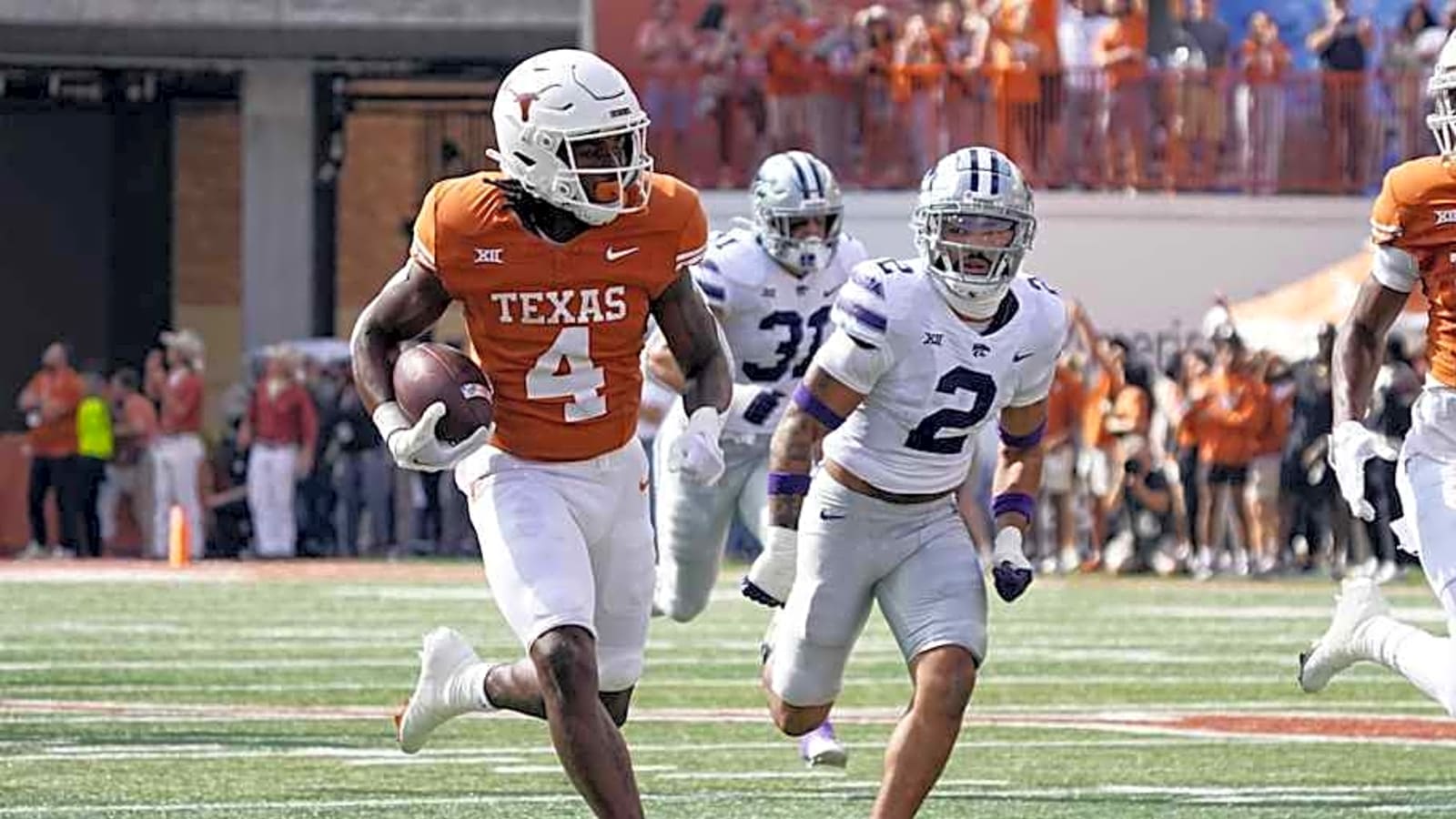 Texas Longhorns Trio Named to Earl Campbell Award Watch List