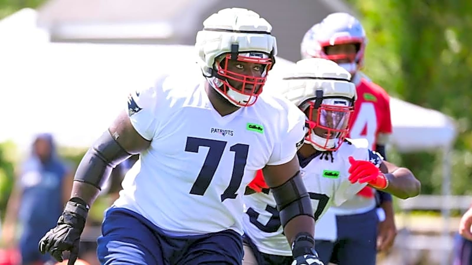 Patriots Veteran Sounds Off on State of Offensive Line