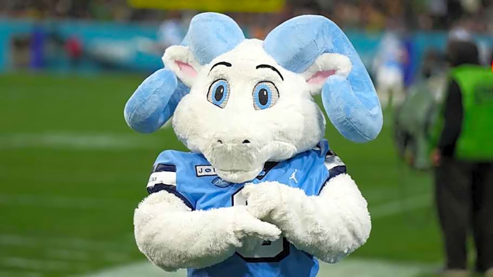 QB Bolts From UNC Football Just Three Months After Joining Tar Heels