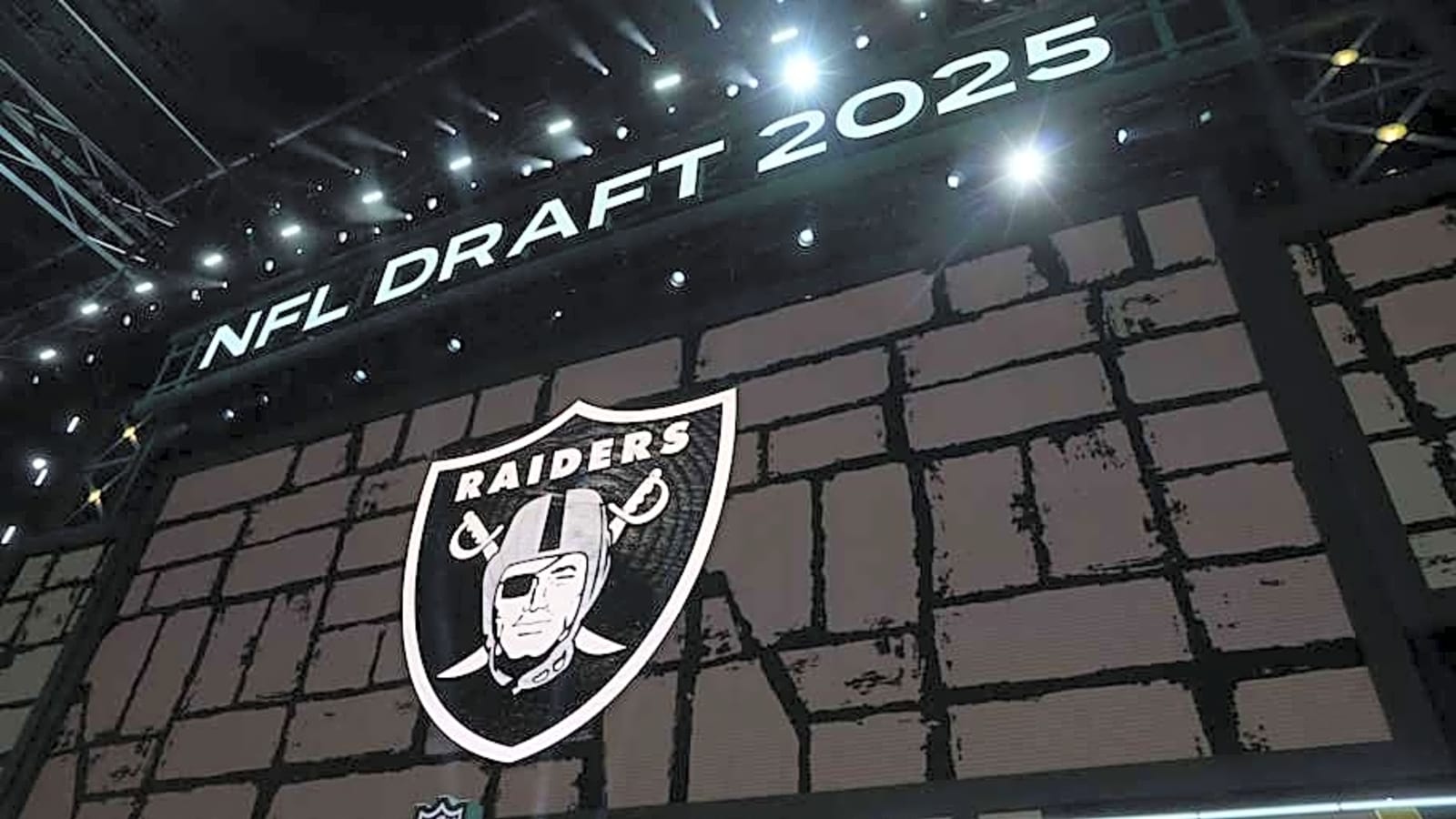 NFL Insider Praises Raiders Rookie