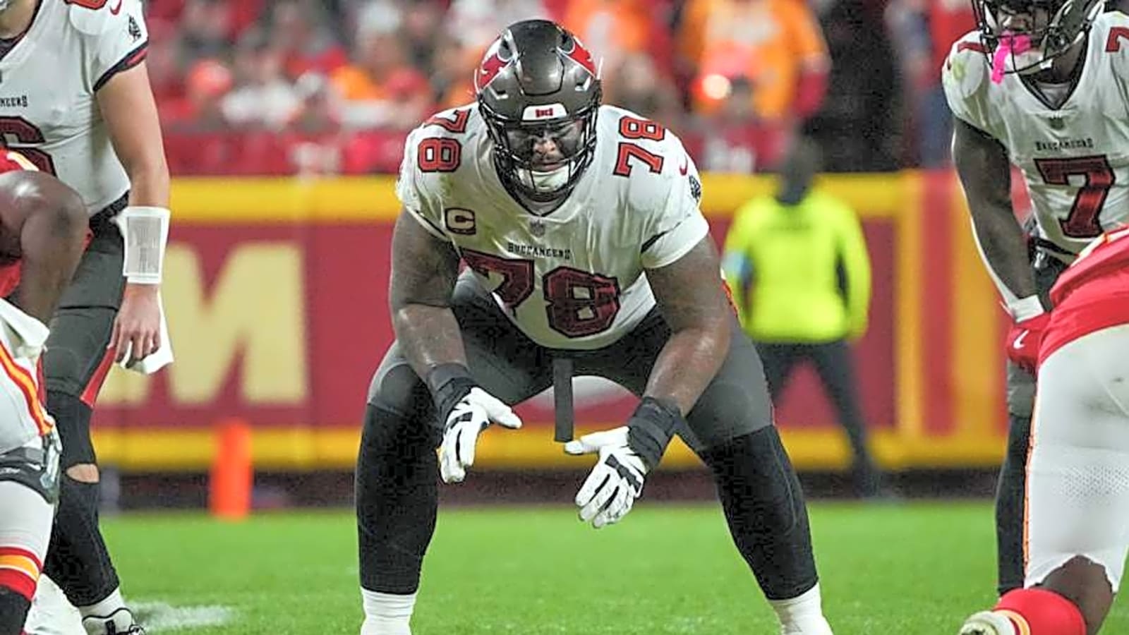 Former Iowa Hawkeyes Star Anchors One of NFL&#39;s Best Offensive Lines