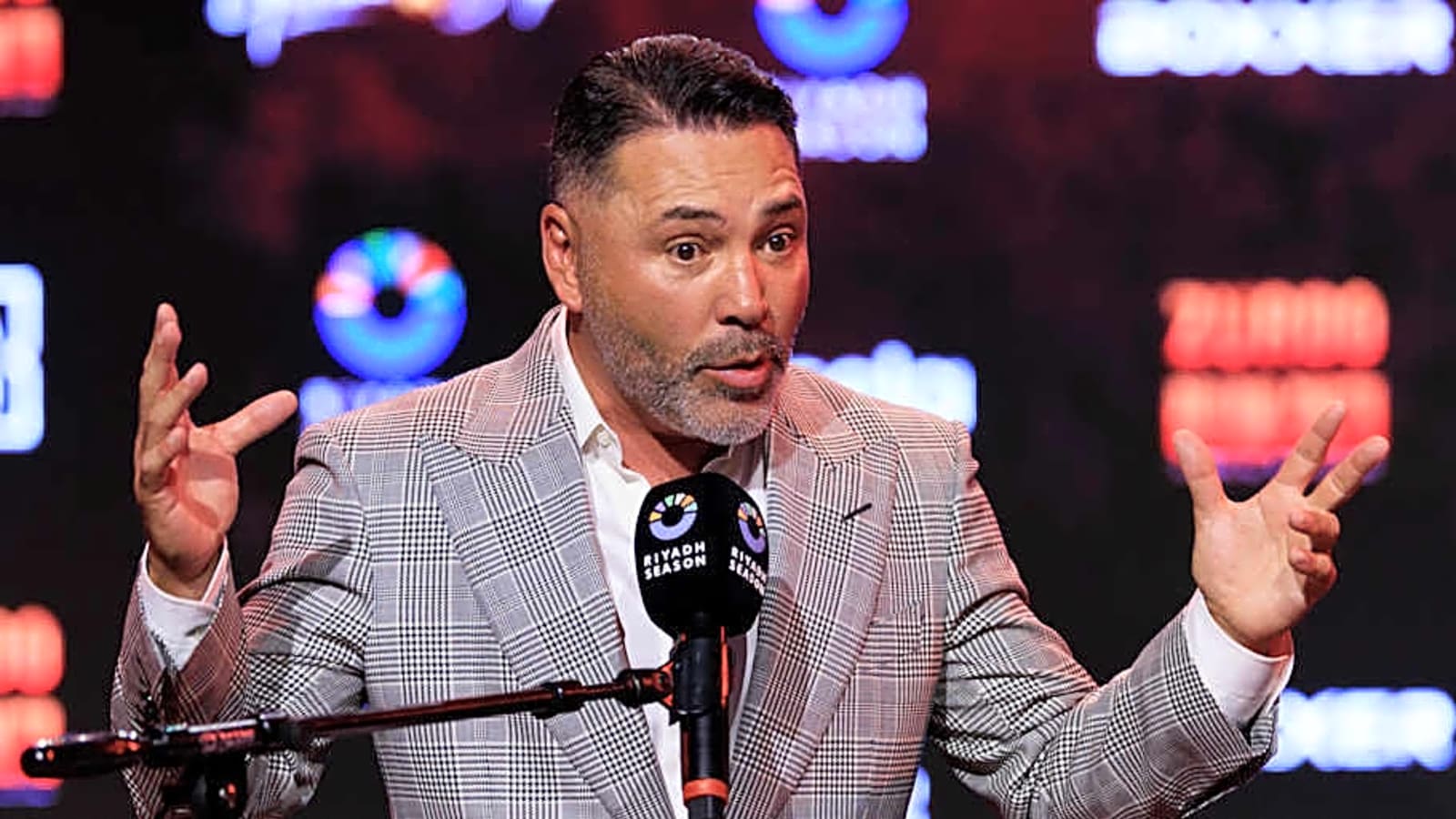 Oscar De La Hoya Pleads For &#39;Ungrateful&#39; Canelo Alvarez To Explain His Mistake