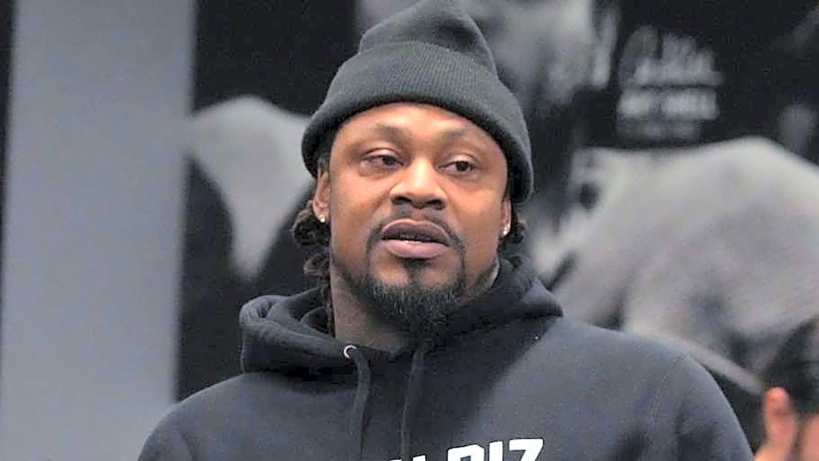 Marshawn Lynch gives new Seahawks QB Sam Darnold hilariously awkward welcome