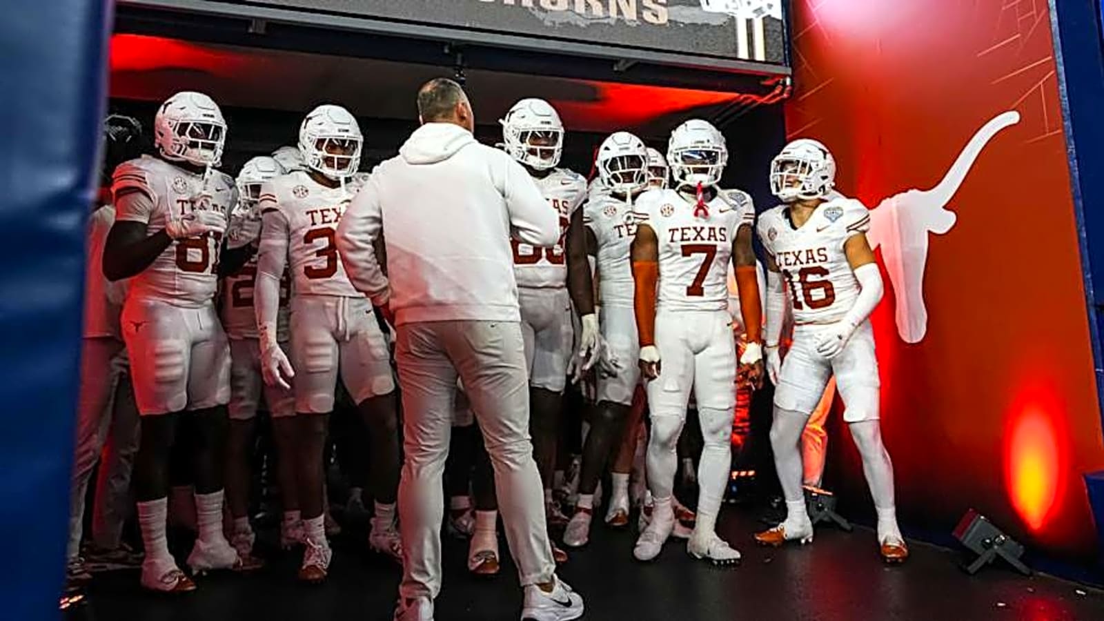 Texas flexes &#39;big&#39; NIL spending power with nation’s No. 3 running back