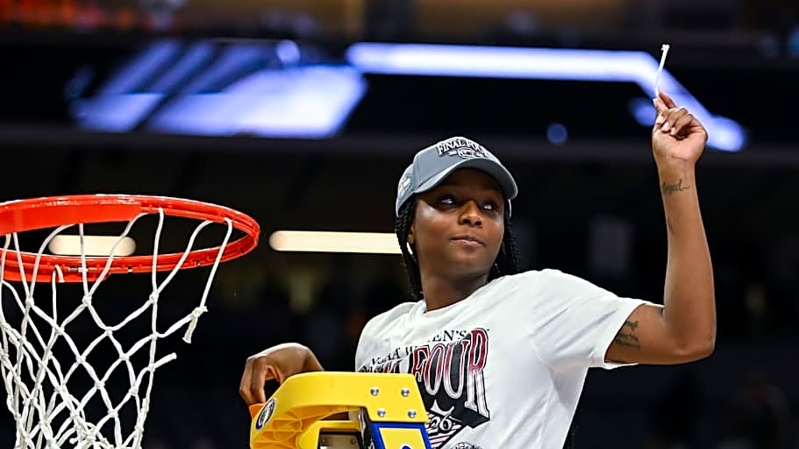 South Carolina Books a Sixth Straight Appearance in the Final Four; Johnson Named Sacramento 4 Regional MOP