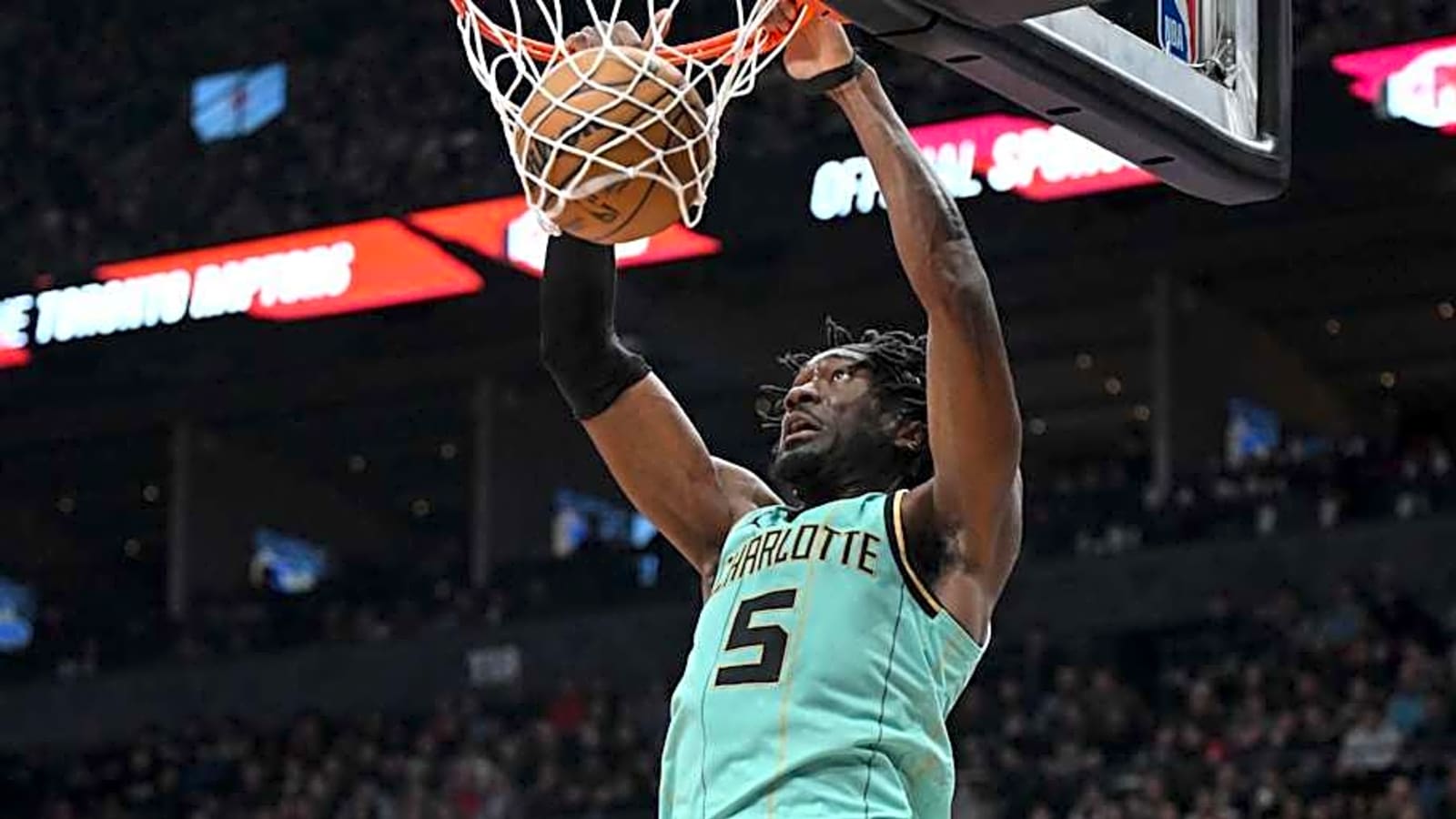 NBA mock trade: Hornets send Mark Williams to Suns in 3-team deal with Cavaliers