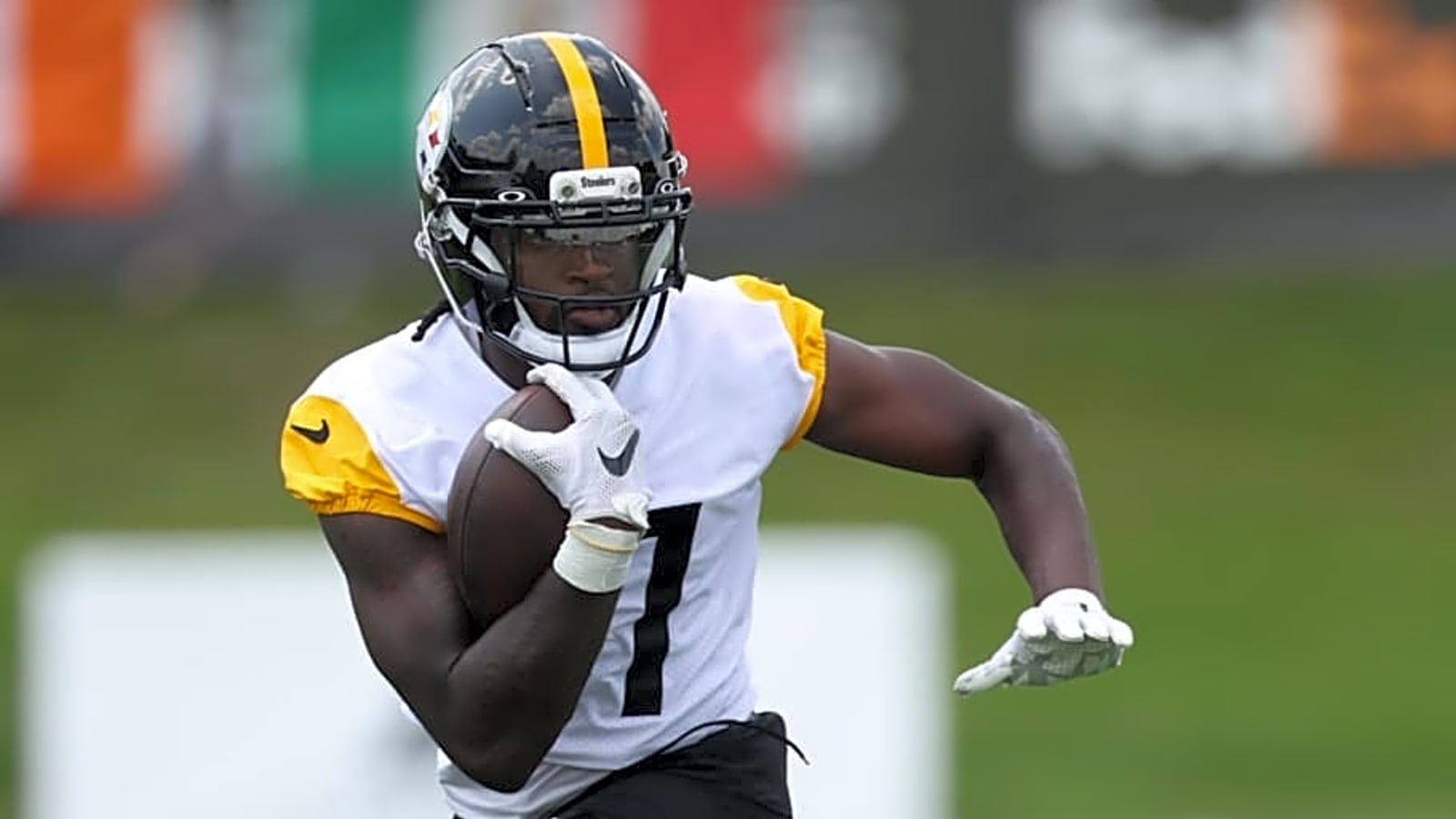 Steelers Release Veteran WR With Injury Settlement