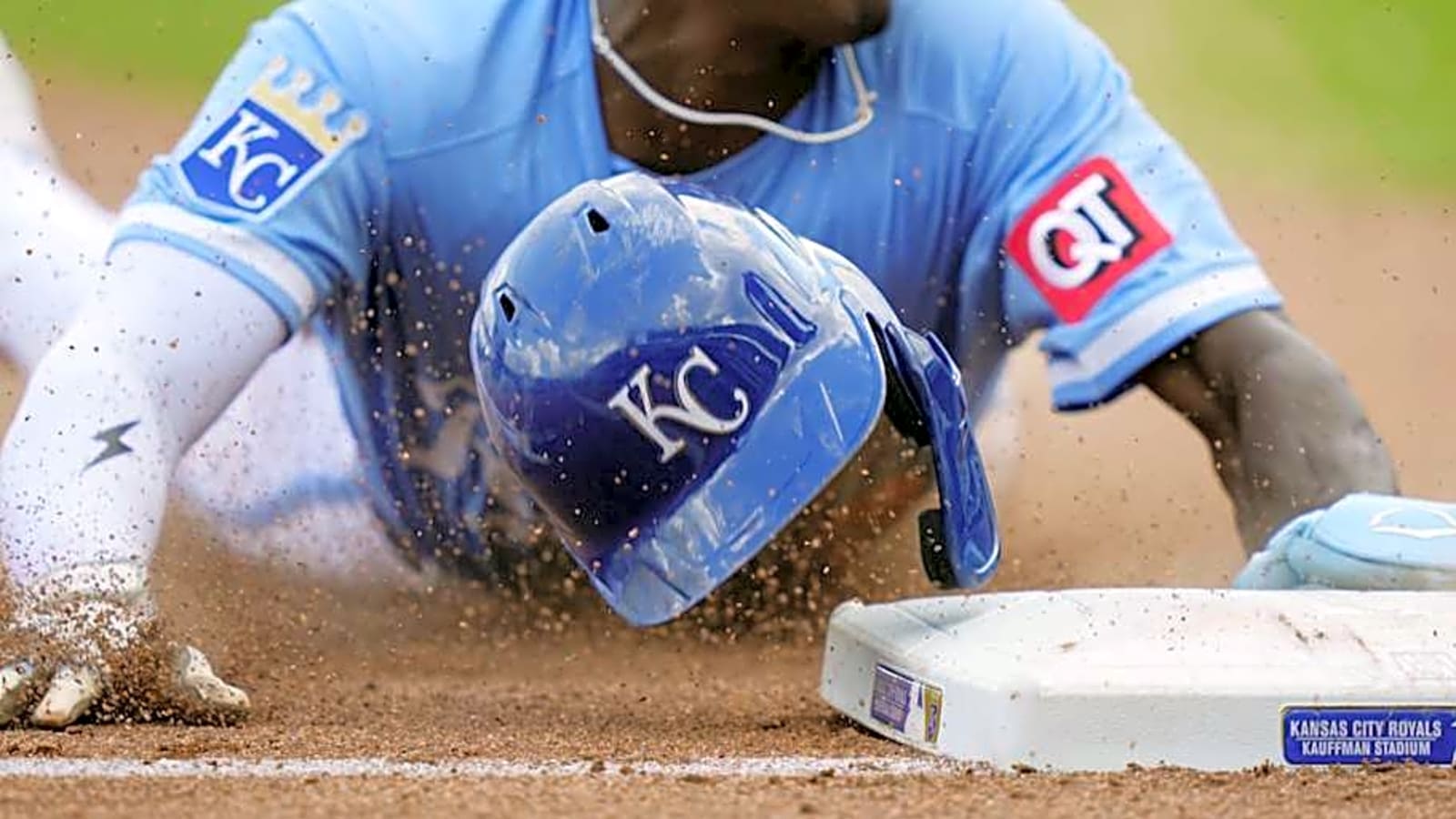 Royals Terminate Two Assistant Coaches After Rough Offensive Season