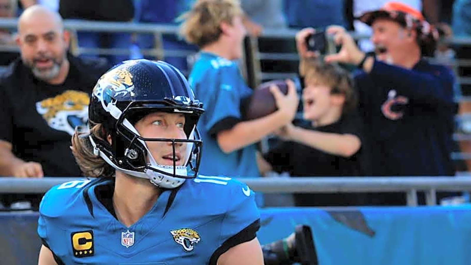 Jaguars' Look to Complete Franchise Turnaround vs. Titans