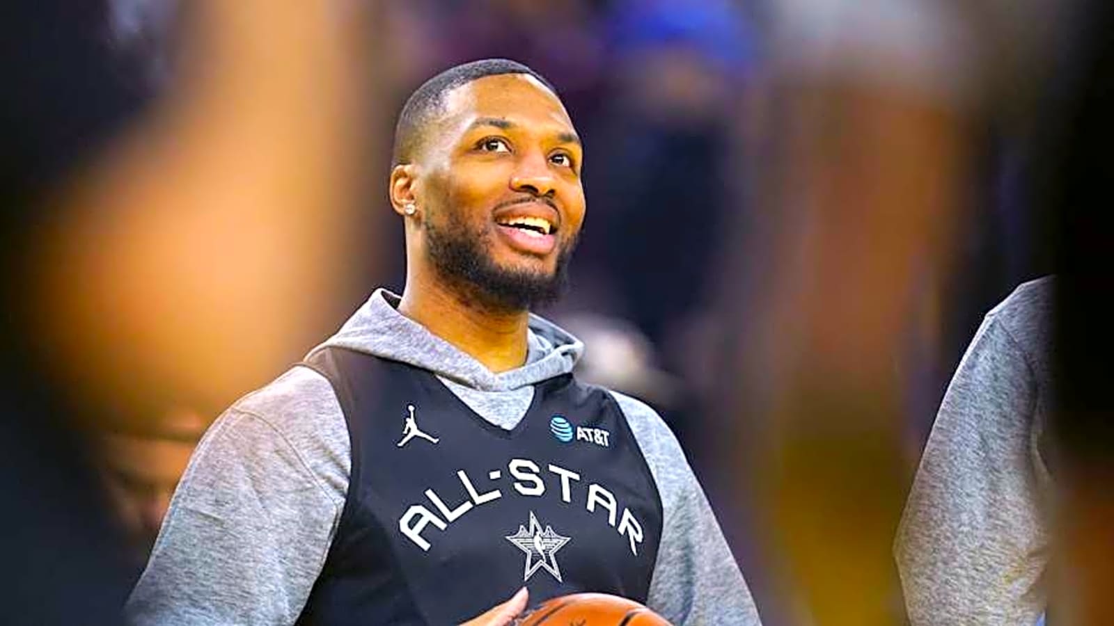 NBA World Reacts to Damian Lillard Returning to Blazers to Finish Career