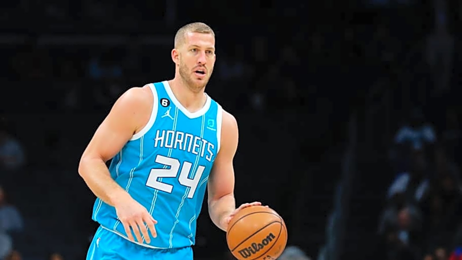 Guess who&#39;s back? Hornets sign center Mason Plumlee to one-year contract