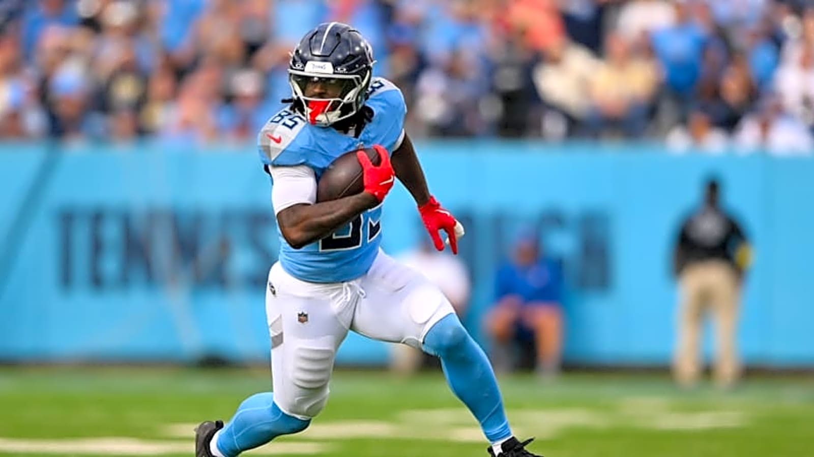 Titans TE's Cryptic Post Says Goodbye