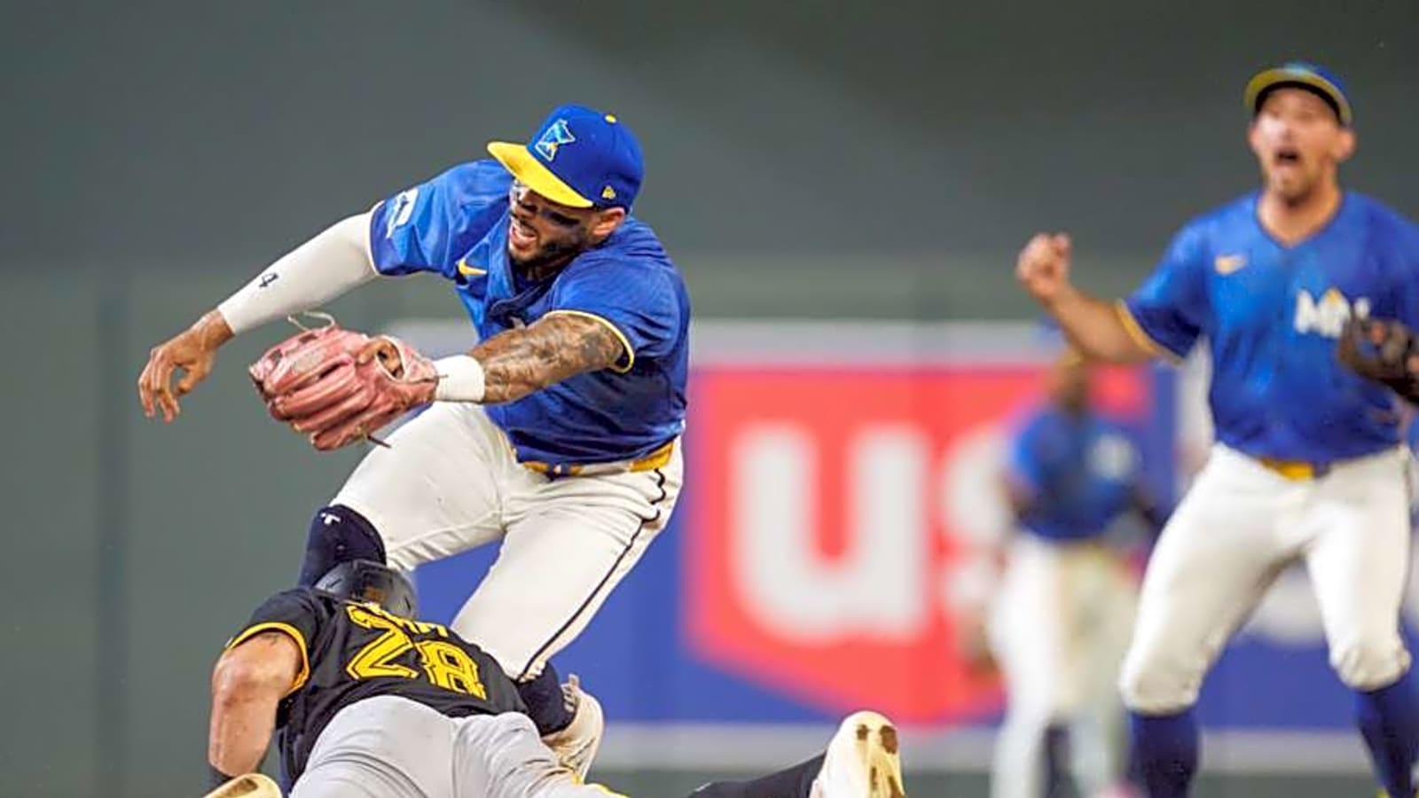 Carlos Correa left off Twins&#39; lineup Saturday, but X-rays were clean