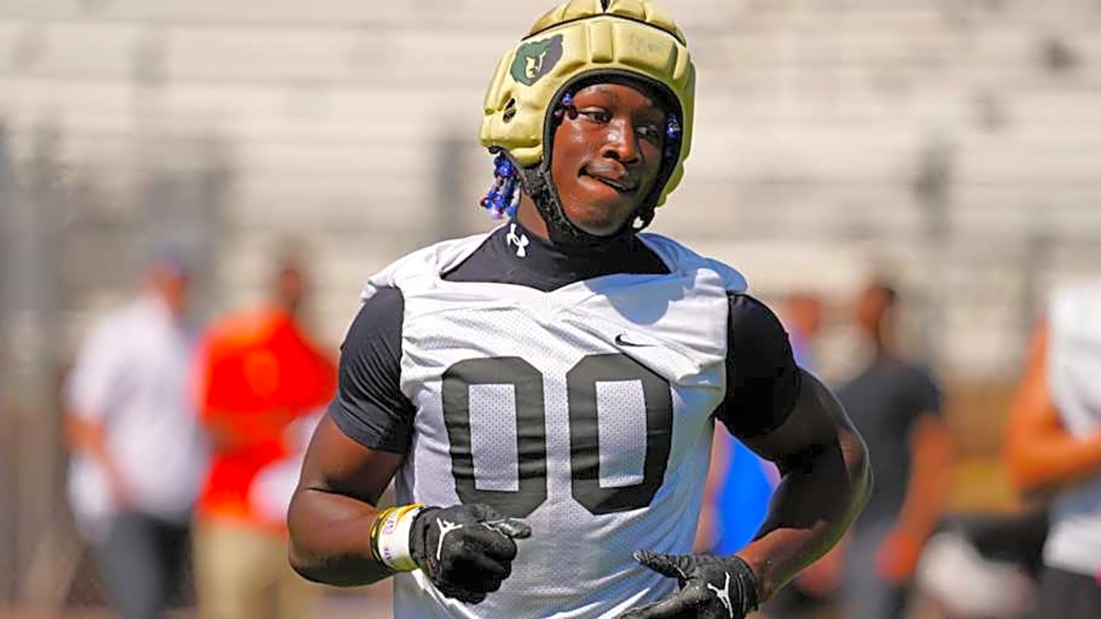 Cornerback Mason Lewis Commits to Cal for 2026