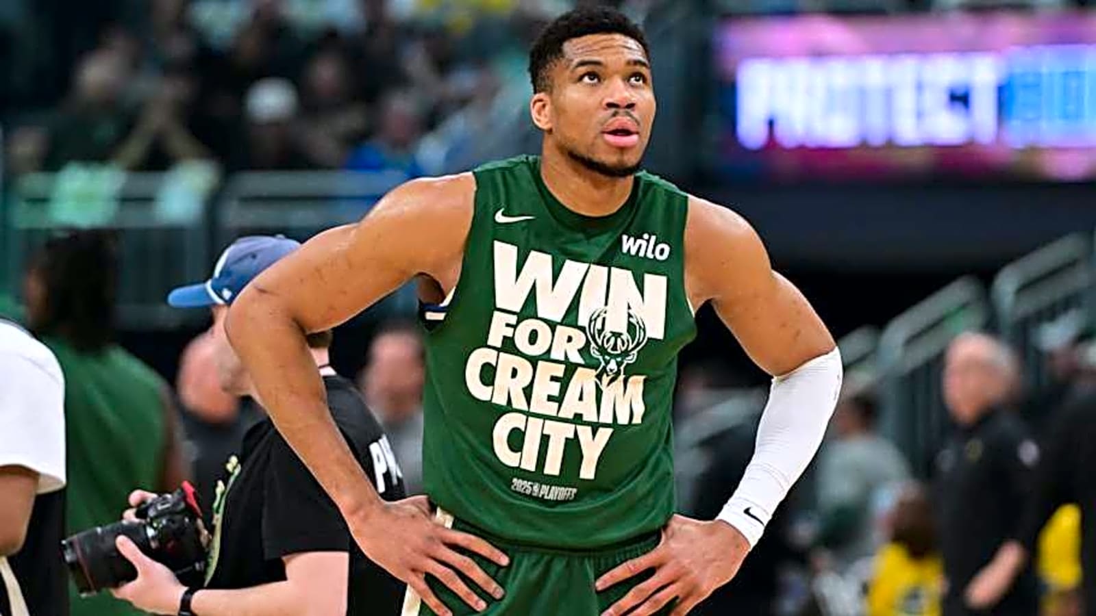 Top 5 Landing Spots if Giannis Antetokounmpo Requests Trade After Latest Update