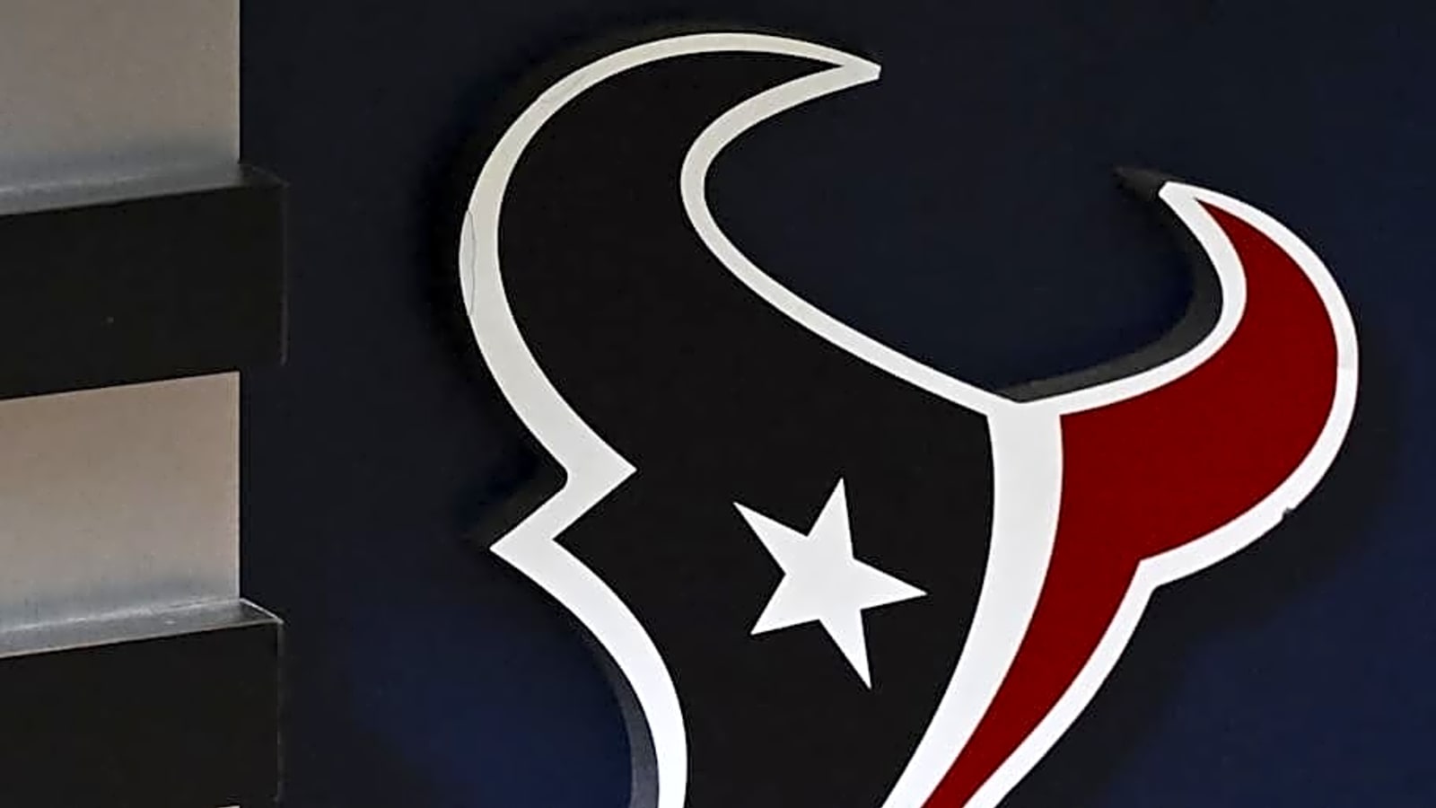 Texans pursuit of Nick Chubb signals ambition—but Is Houston “back”?