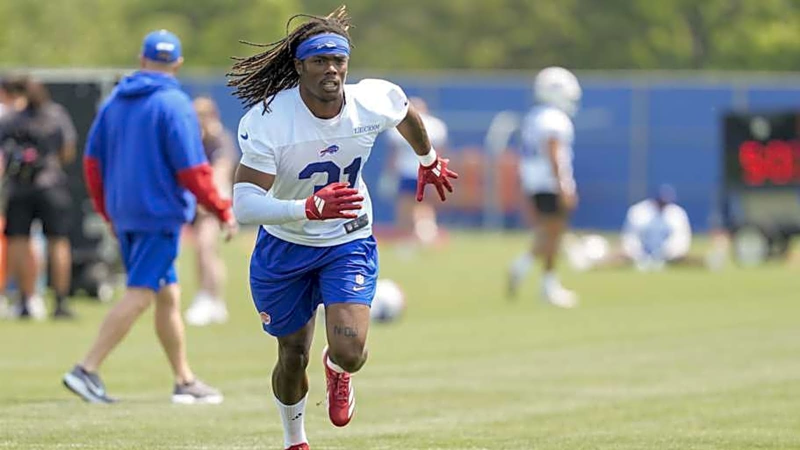Bills&#39; first-round rookie CB may incur wait behind veteran revered by Sean McDermott