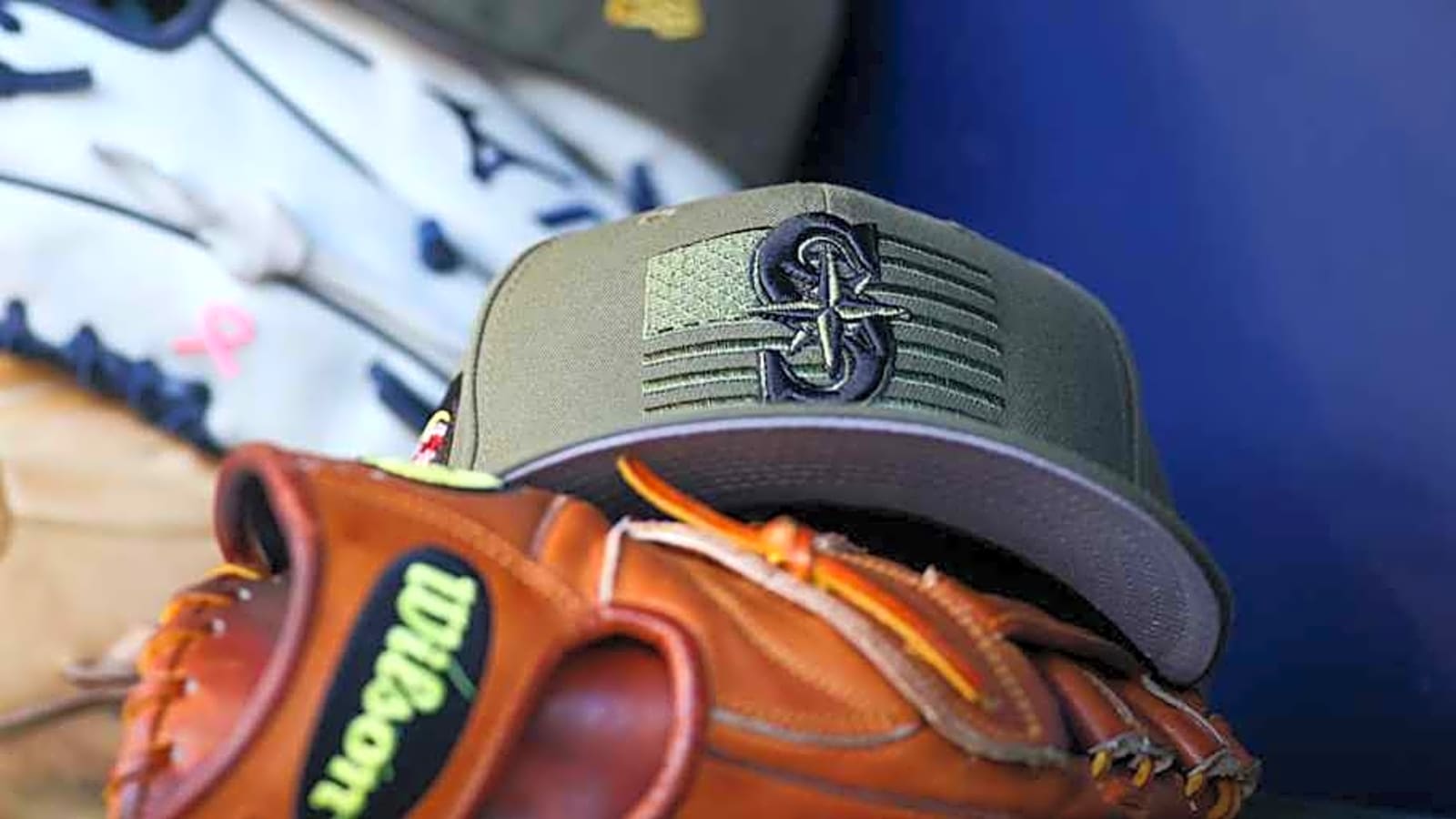 Seattle Mariners Infielder Falls Out of Baseball America Top 100 Rankings