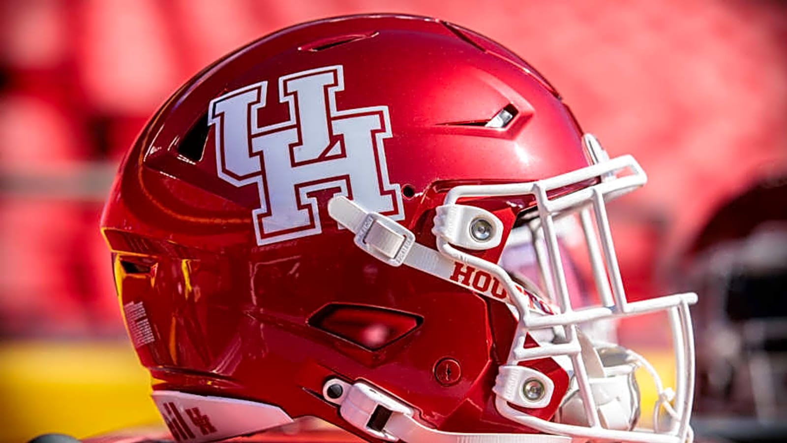 Houston Cougars Unveil Helmet Decal to Honor Texas Flood Victims