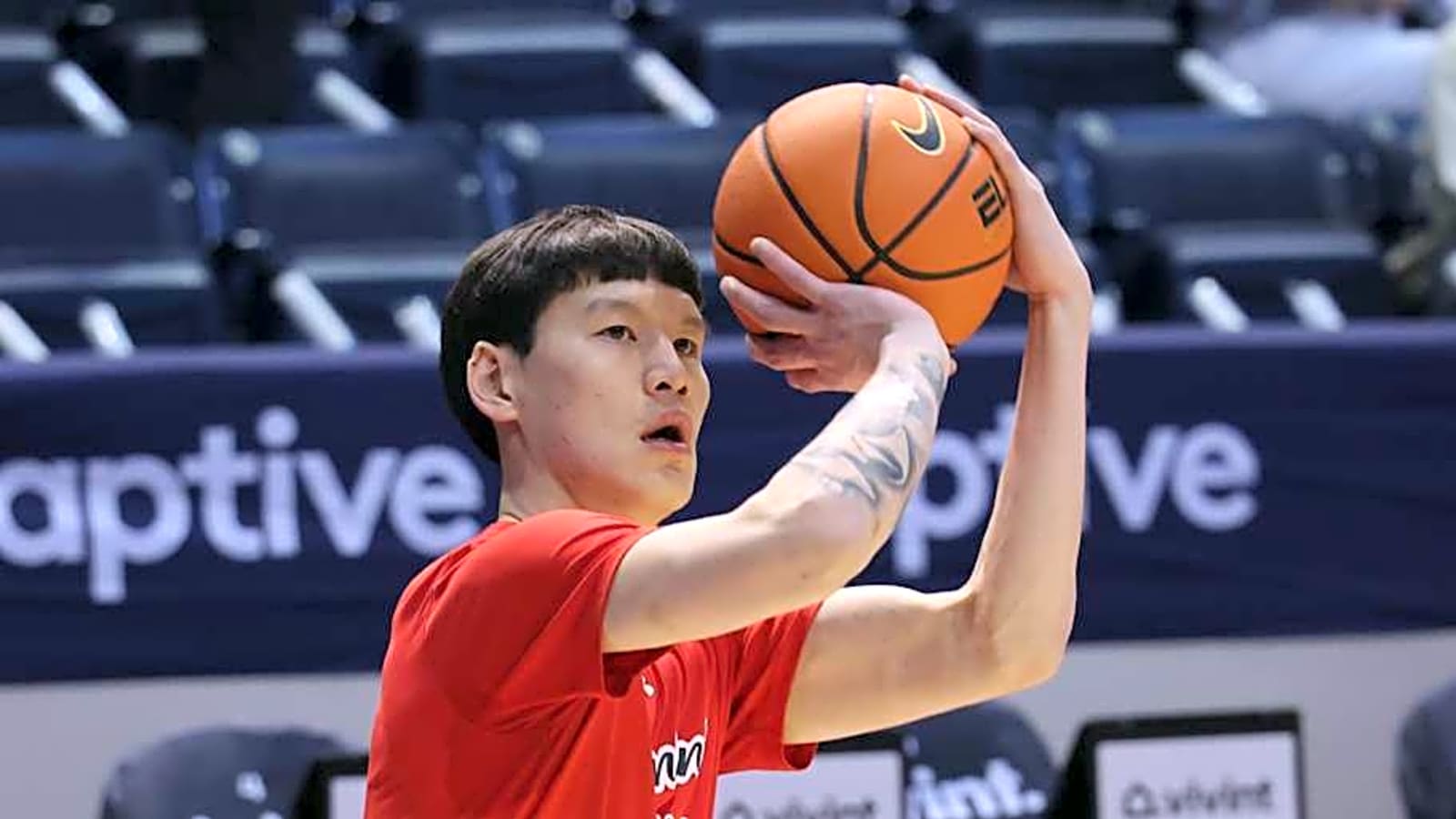 Utah transfer Mike Sharavjamts commits to South Carolina