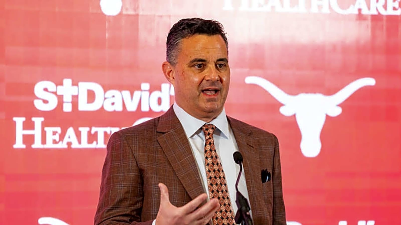 Texas Longhorns Schedule Visit With Son of Former NBA All-Star